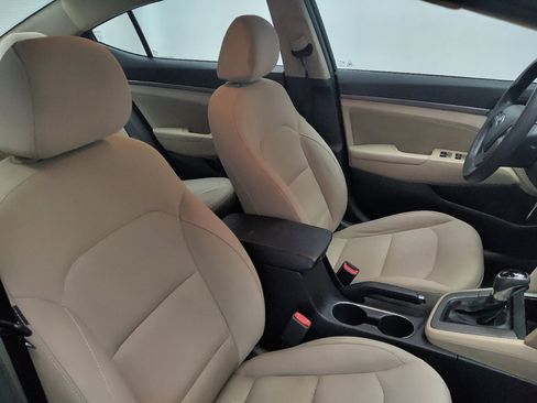 Used 2017 Hyundai Elantra SE FWD image 21