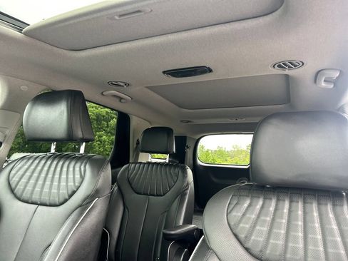 Used 2024 Hyundai Palisade Limited AWD/4WD image 13
