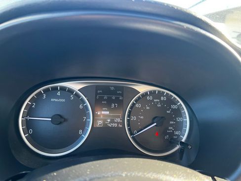 Used 2024 Nissan Kicks S FWD image 13