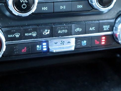 Certified 2023 Ford F150 Lariat w/ Trailer Tow Package image 7