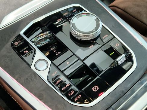 New 2025 BMW X7 M60i image 35