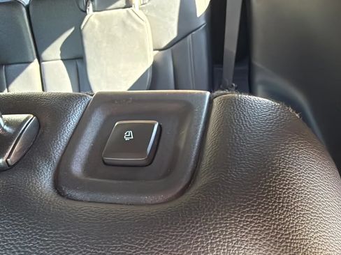 Used 2021 Ford Explorer Limited w/ Equipment Group 301A AWD/4WD image 33