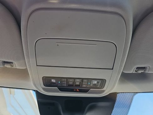 Used 2025 Ford Expedition Platinum AWD/4WD image 23