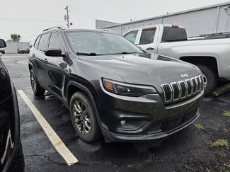 Used 2019 Jeep Cherokee Latitude Plus FWD video 2