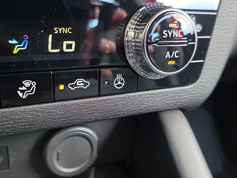 New 2026 Mitsubishi Outlander SE FWD image 21