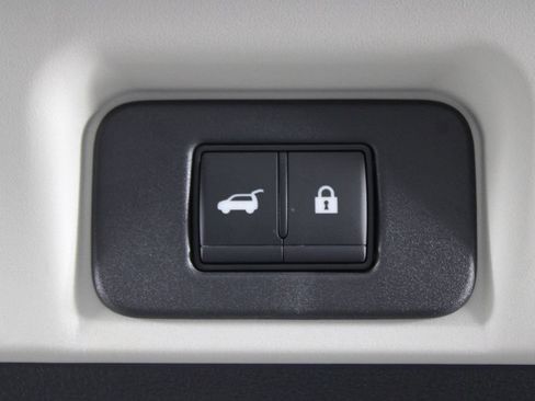 Certified 2023 Nissan Ariya AWD image 18