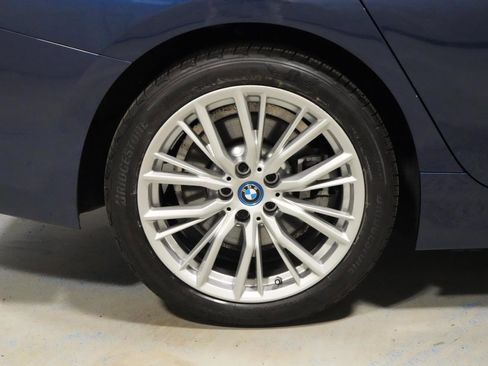 Certified 2023 BMW 330e xDrive w/ Premium Package image 32