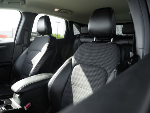 Used 2024 Ford Escape SE FWD image 23