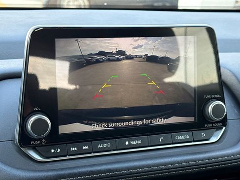 Used 2024 Nissan Rogue S image 22