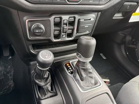 New 2026 Jeep Gladiator Sport AWD/4WD image 19