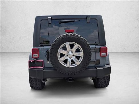 Used 2014 Jeep Wrangler Unlimited Sahara w/ Connectivity Group AWD/4WD image 6