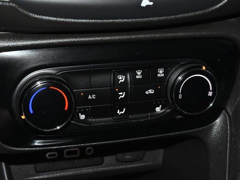 Used 2020 Buick Encore GX Preferred w/ Sport Touring Package FWD image 12