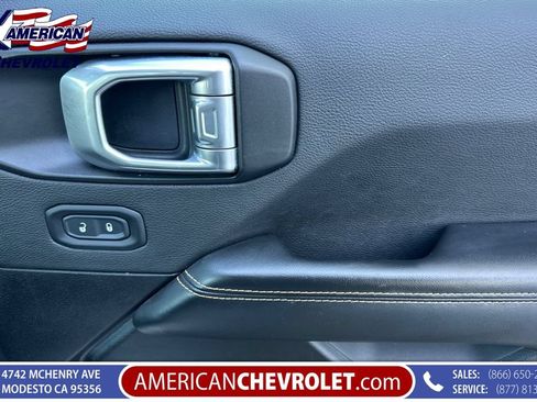 Used 2024 Jeep Wrangler Unlimited Sahara AWD/4WD image 23