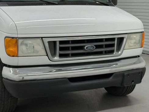 Used 2003 Ford E-350 and Econoline 350 XL RWD image 38
