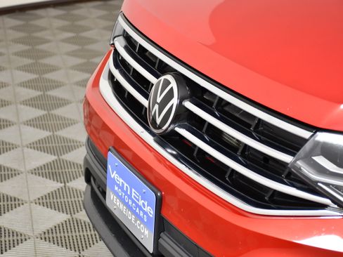 Used 2022 Volkswagen Tiguan SE AWD/4WD image 11