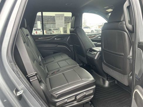 Used 2021 Cadillac Escalade Luxury image 26
