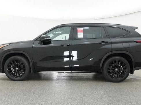 New 2026 Toyota Highlander XSE image 19