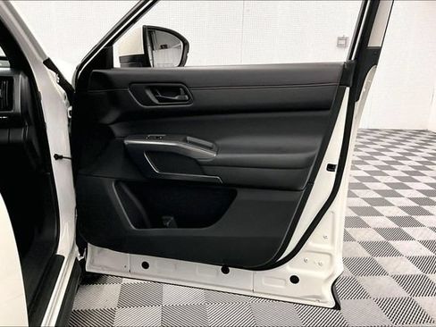 Used 2023 Nissan Pathfinder Rock Creek AWD/4WD image 21