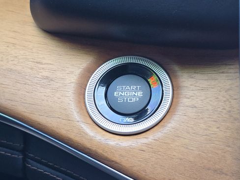 Used 2023 Jeep Grand Cherokee L Summit AWD/4WD image 18