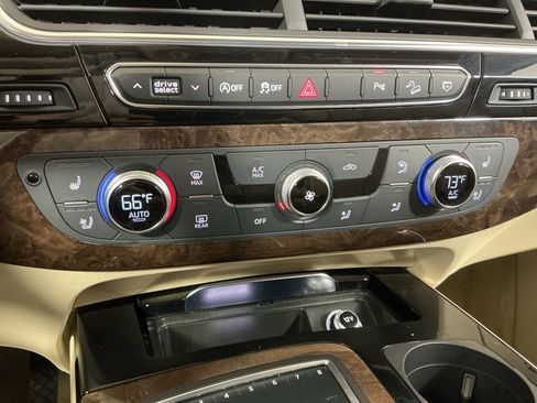 Used 2018 Audi Q7 3.0T Premium Plus w/ Premium Plus Package image 17