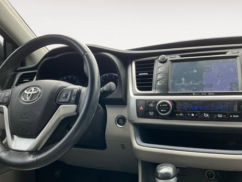 Used 2016 Toyota Highlander XLE w/ Protection Package #3 AWD/4WD image 14