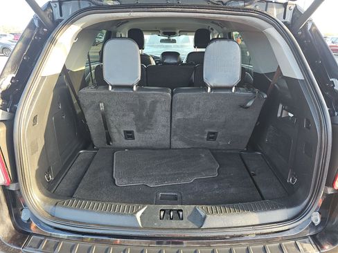 Used 2023 Ford Explorer XLT w/ Equipment Group 202A image 14