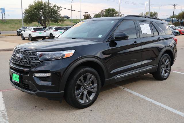 Used 2023 Ford Explorer XLT w/ Equipment Group 202A AWD/4WD image 3