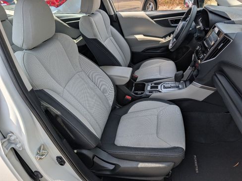 Used 2022 Subaru Forester AWD/4WD image 8