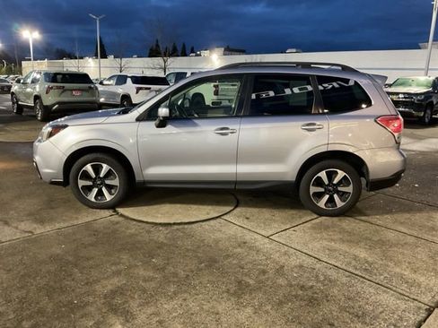 Used 2018 Subaru Forester 2.5i Premium image 5
