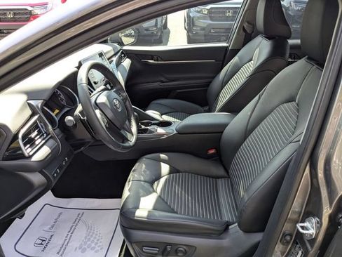 Used 2021 Toyota Camry SE FWD image 25
