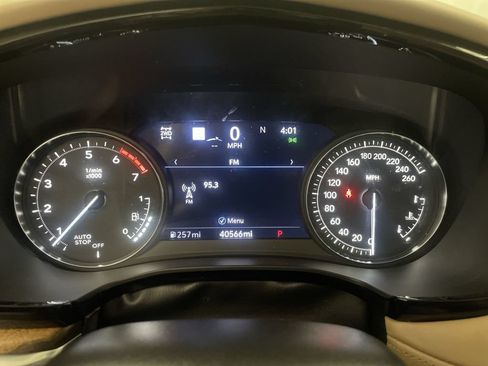 Used 2022 Cadillac XT5 Sportv w/ Platinum Package AWD/4WD image 6