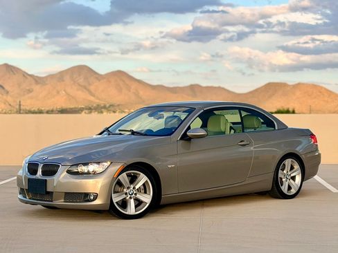 Used 2009 BMW 335i Convertible RWD image 9