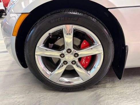 Used 2008 Pontiac Solstice GXP w/ Premium Package RWD image 18