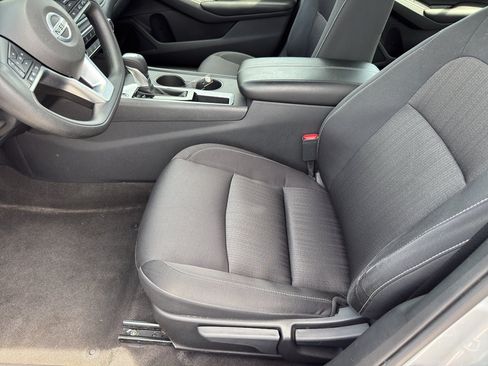 Used 2022 Nissan Altima 2.5 S FWD image 11