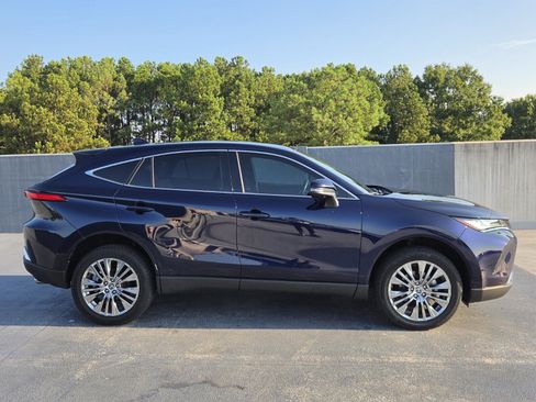 Used 2024 Toyota Venza Limited AWD/4WD image 6