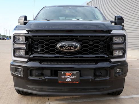 New 2026 Ford F250 Lariat w/ Black Appearance Package AWD/4WD image 4