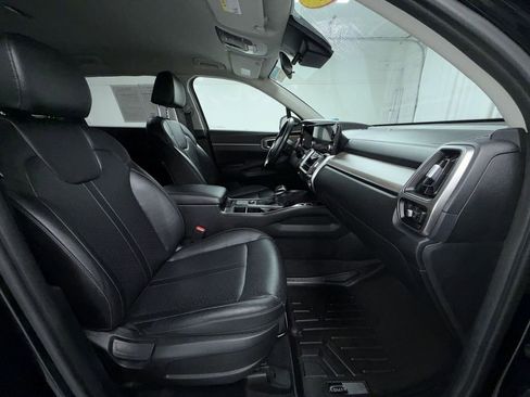Used 2022 Kia Sorento S image 11