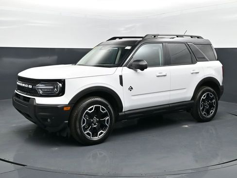 Used 2025 Ford Bronco Sport Outer Banks w/ Outer Banks Tech Package+ AWD/4WD image 1