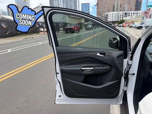 Used 2018 Ford Escape SE w/ SE Sync 3 Package FWD image 8