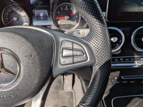 Used 2019 Mercedes-Benz GLC 300 4MATIC image 18