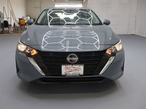 Used 2024 Nissan Sentra SV w/ SV Premium Package FWD image 2