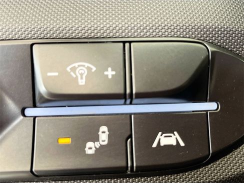 Used 2021 Hyundai Veloster N image 10