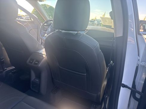 Used 2023 Buick Envision Essence image 24