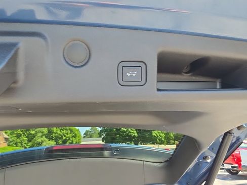 Certified 2024 Chevrolet Equinox LT w/ LPO, Floor Liner Package FWD image 31