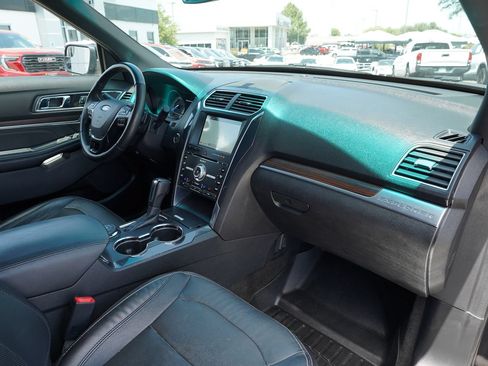 Used 2017 Ford Explorer Limited AWD/4WD image 26