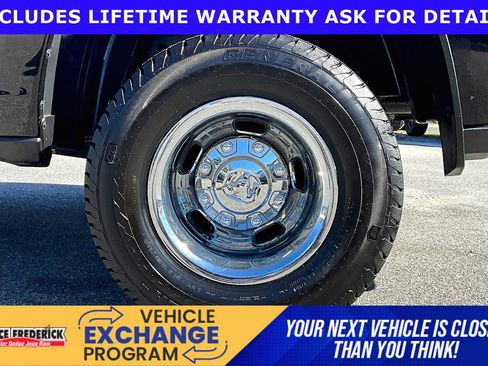 Used 2023 RAM 3500 Big Horn w/ Level 1 Equipment Group AWD/4WD image 8