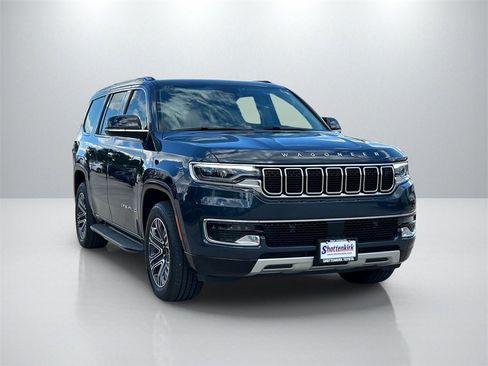 Used 2024 Jeep Wagoneer Series II w/ Flexible Seating Group image 3