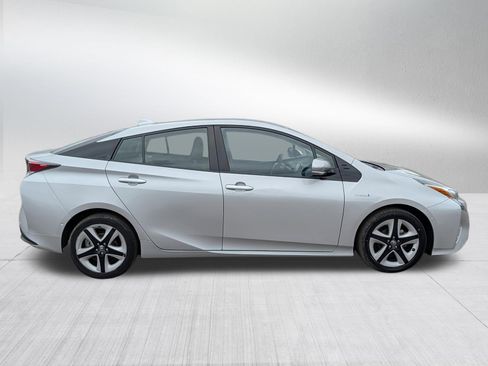 Used 2018 Toyota Prius Four Touring w/ Premium Convenience Package FWD image 8