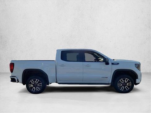 Used 2025 GMC Sierra 1500 AT4 w/ AT4 Premium Package AWD/4WD image 4