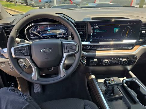 Used 2025 Chevrolet Silverado 1500 LT Trail Boss AWD/4WD image 13